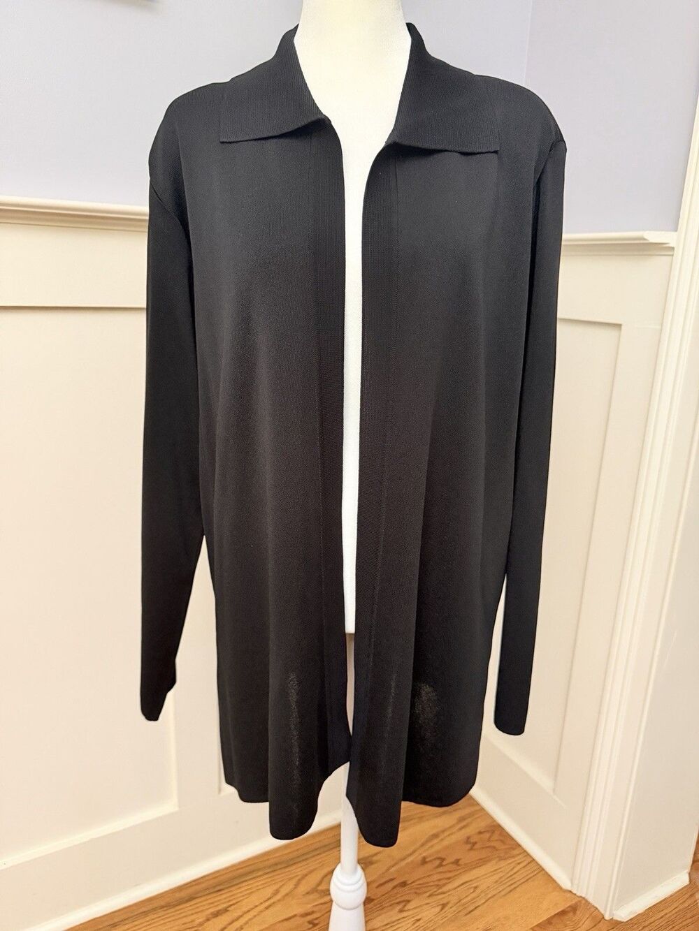 Exclusively MISOOK Cardigan Sweater Sz Large Black Collared Acrylic Knit EUC